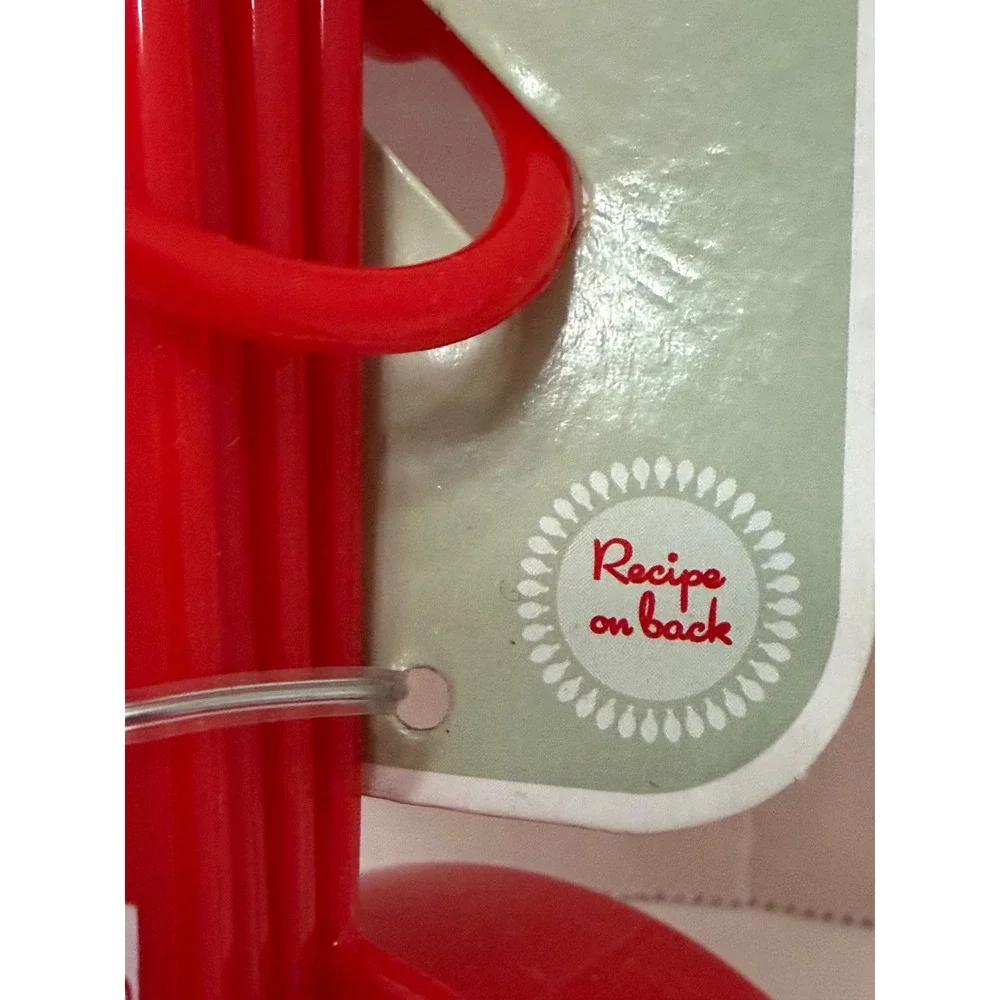 Betty Crocker Red Measuring Cups Set of 4 Essentials Dishwasher Safe‎ New